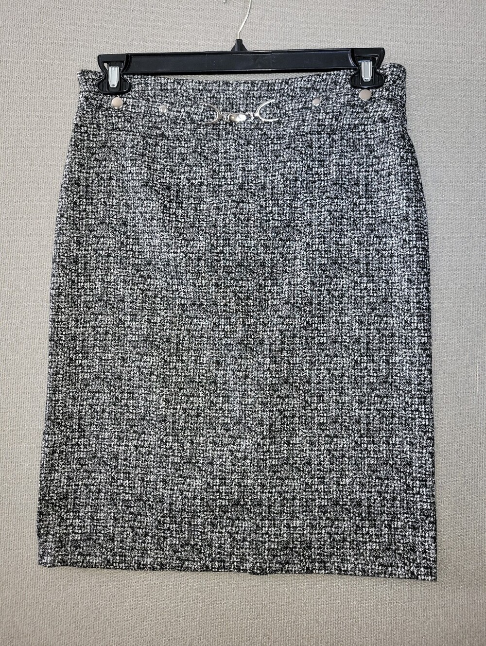 Soho Apparel Size Medium Black & White Tweed Pencil Skirt